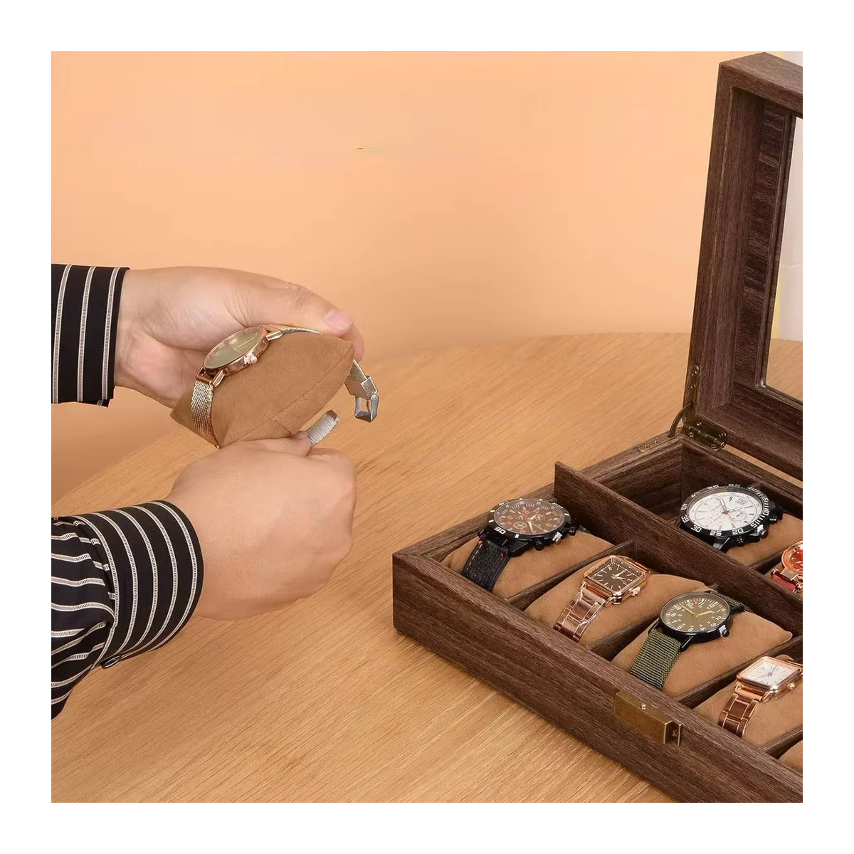 FancyWrist Retro Uhrenbox aus Leder mit Holzmaserung in Braun zur Aufbewahrung von Uhren und Schmuck - Bild 6