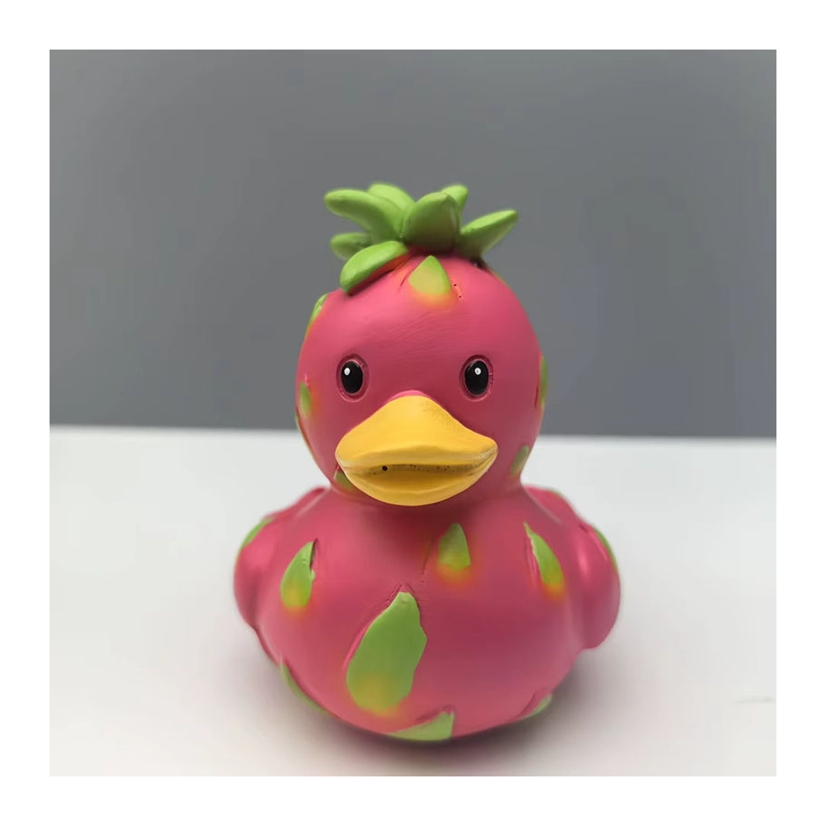 Fantasie-Pitaya-Enten-Harzstatue in Rosa und Grün als dekorative Gartenkunst und Schreibtischfigur - Bild 2
