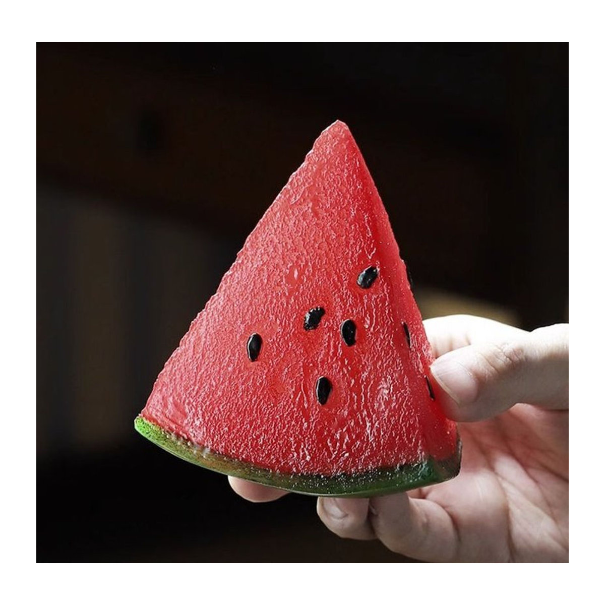 Farbwechselndes Wassermelonen-Ornament aus Kunstharz in Rot für deinen Teetisch - Bild 1