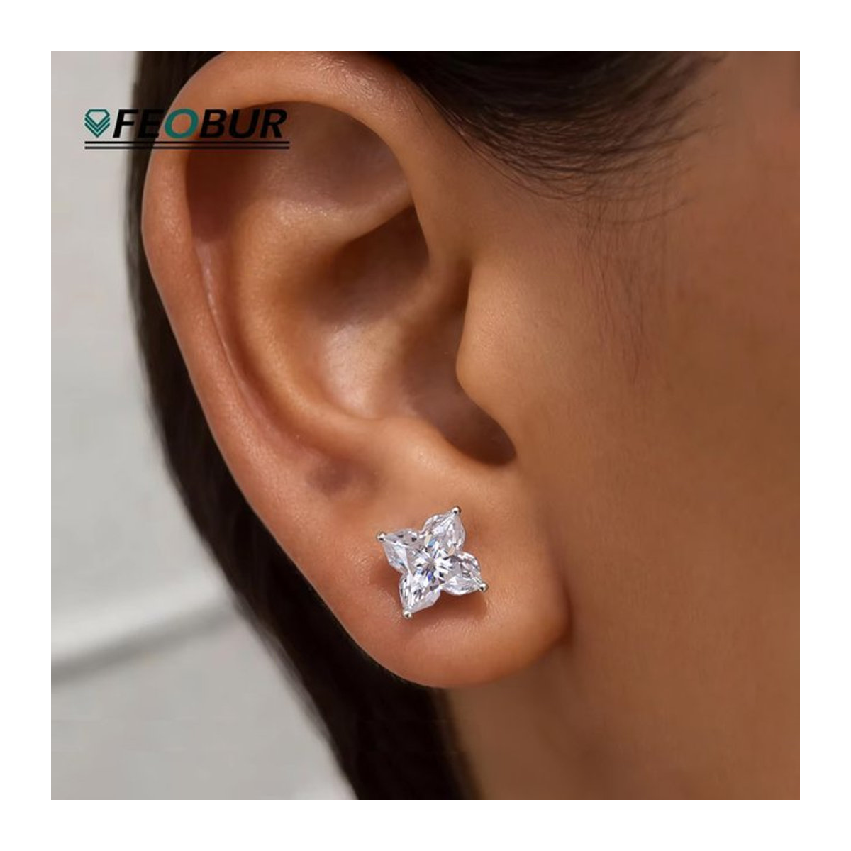 FEOBUR Moissanit Ohrstecker in Kleeblatt-Design aus 925er Sterlingsilber mit Lilienblüten-Schliff für Damen, Silber/Transparent - Bild 1
