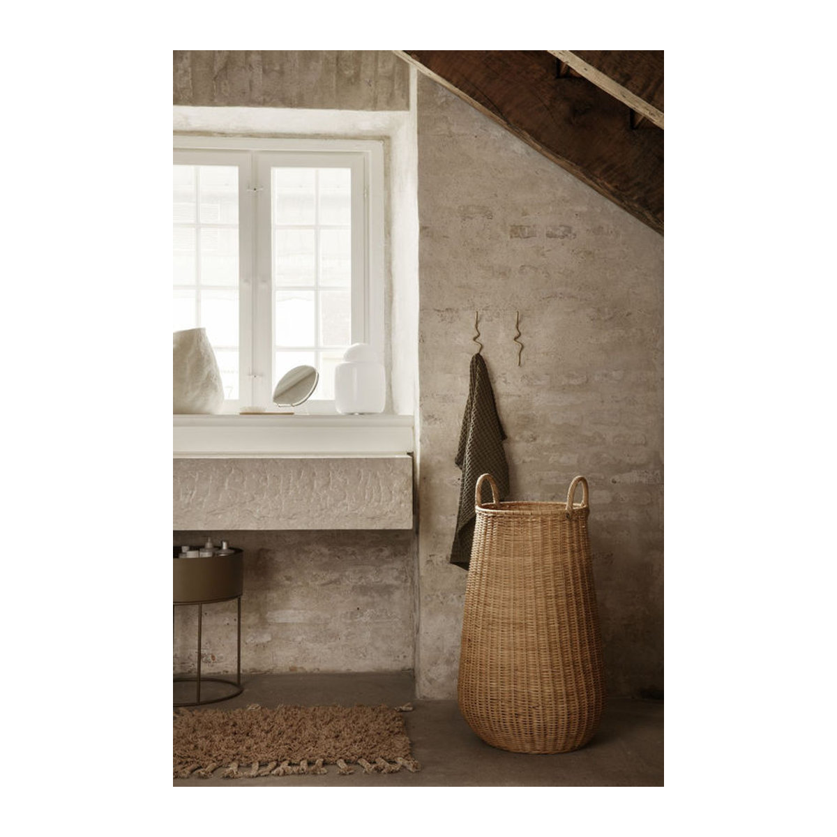 Ferm Living Braided Wäschekorb aus Rattan in Braun und Beige, rund und skandinavisch im Design - Bild 2