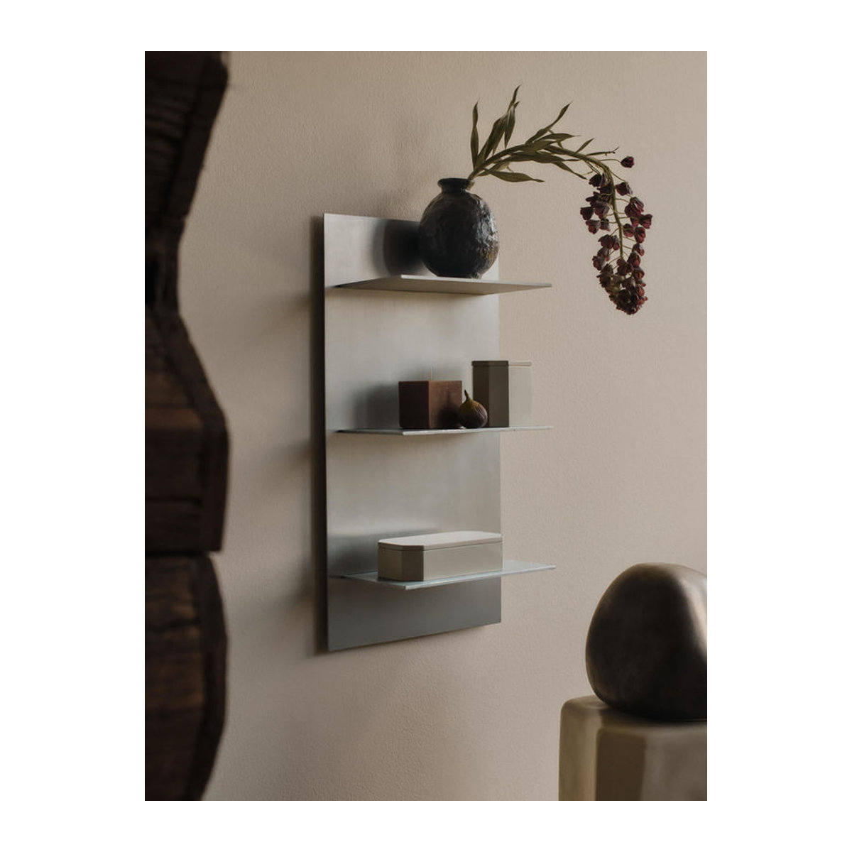 Ferm Living Lager Wandregal aus Aluminium in Silber/Alufarben im minimalistischen Industrial-Design - Bild 3