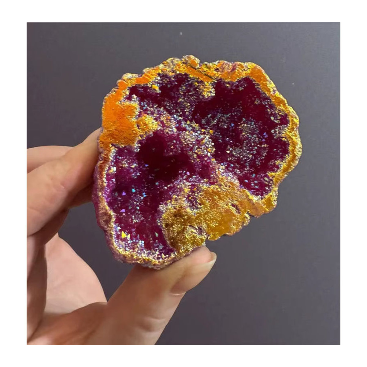Feuer-Aura-Geode Luna von Louise mehrfarbiger Energiekristall als Dekoration und Sammlerstück - Bild 2