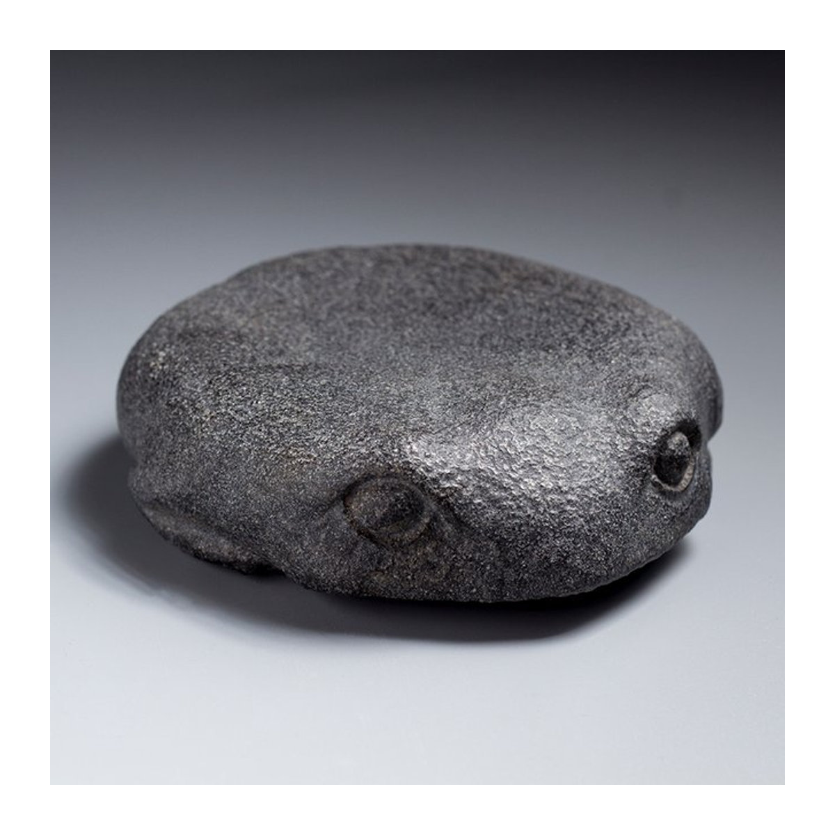 Fiteo Geldfrosch Teeuntersetzer aus handgeschnitztem schwarzgoldenem Stein als JinChan Feng Shui Reichtumsornament für dein Heim oder Büro - Bild 1