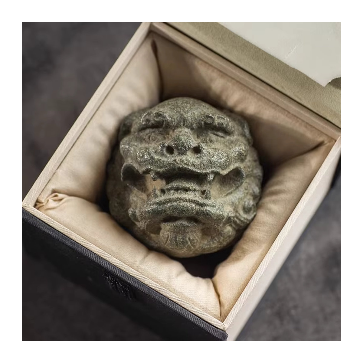 Fiteo Löwenkopf-Statue Foo Dog aus Naturgranit in Grau, handgeschnitzte Zen-Dekoration für Feng Shui - Bild 2