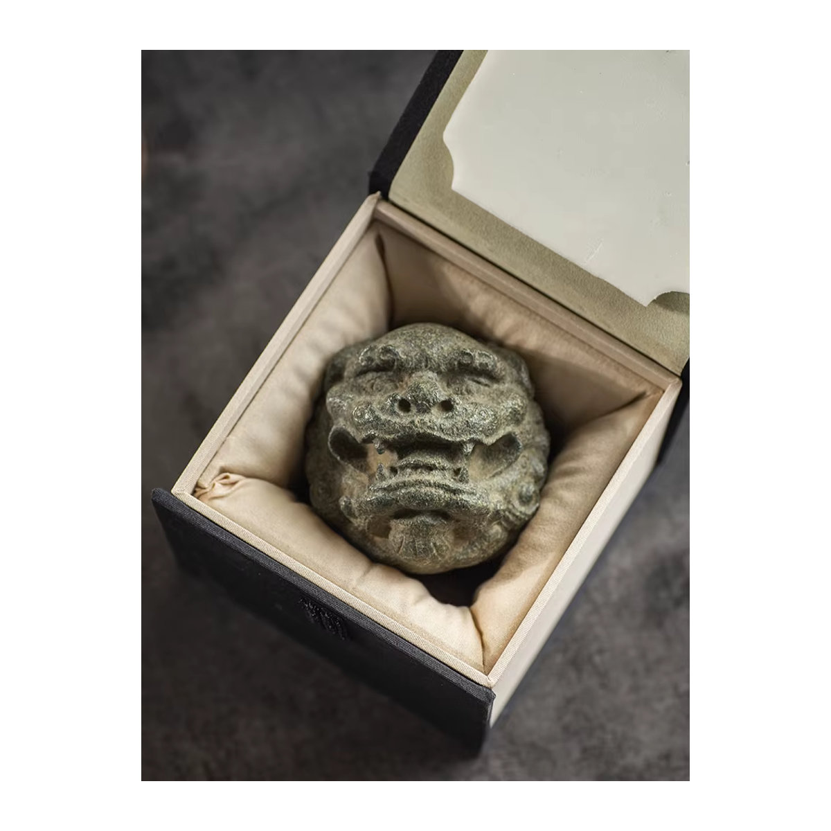 Fiteo Löwenkopf-Statue Foo Dog aus Naturgranit in Grau, handgeschnitzte Zen-Dekoration für Feng Shui - Bild 7