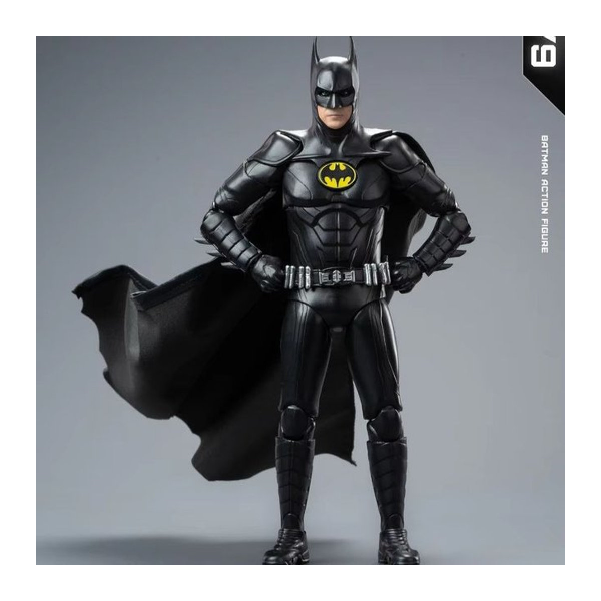 Fondjoy Keaton Batman Actionfigur in Schwarz als Sammlerstück und Schreibtisch-Dekoration für Fans - Bild 1
