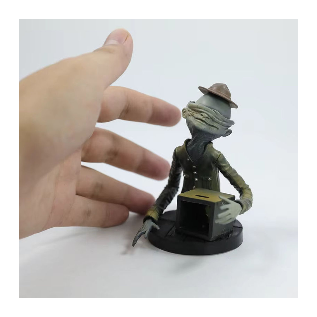 Fondjoy Little Nightmares Roger Long Arms Man Actionfigur aus Kunstharz in Grau als dekorative Statue - Bild 5