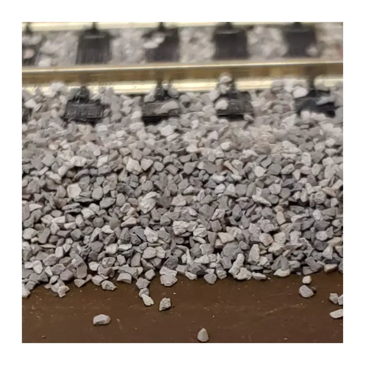 FunTrying Kiesmodell für Eisenbahn-Mikrolandschaften in Grau, unregelmäßige Ecksteine für DIY-Zuggleis-Modelle - Bild 4