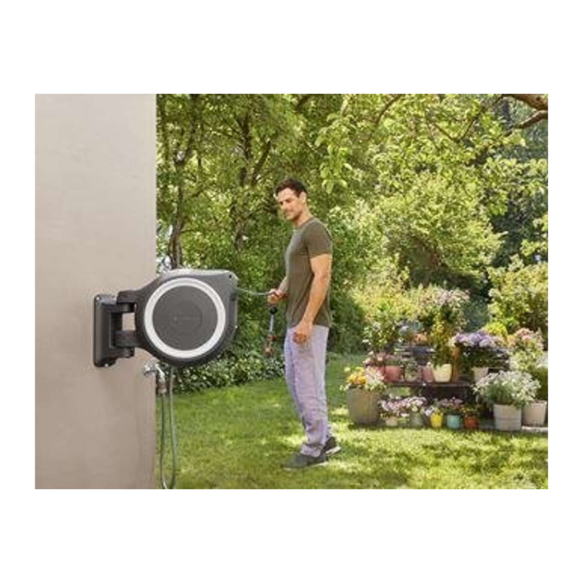 Gardena RollUp XL 35 Wandmontierte Schlauchbox in Weiß und Grau mit 35 m Schlauch - Bild 2