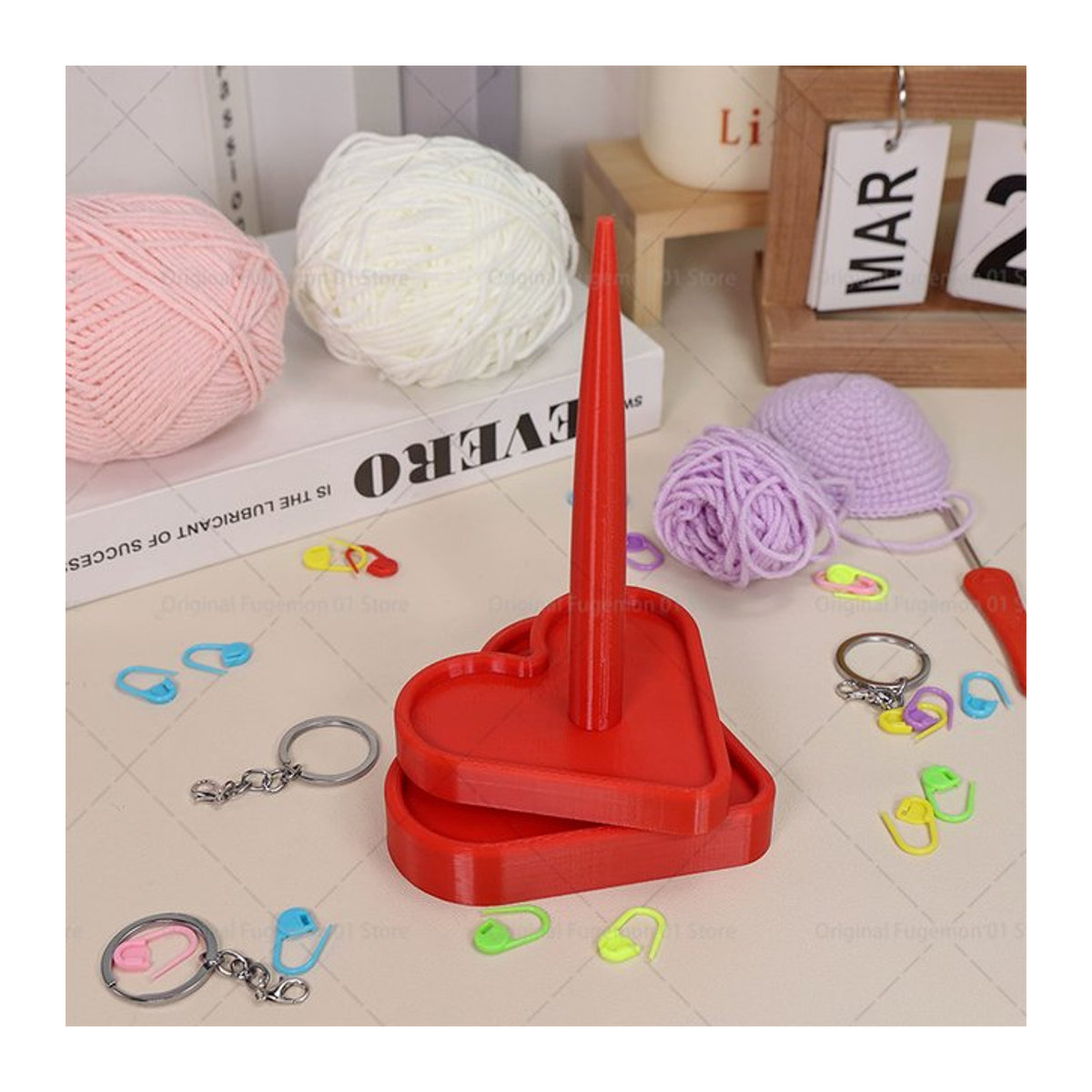 Garnknäuelwickler und Garnspender mit Herzstützschaft für DIY-Handarbeit in Rosa und Rot aus Kunststoff - Bild 1
