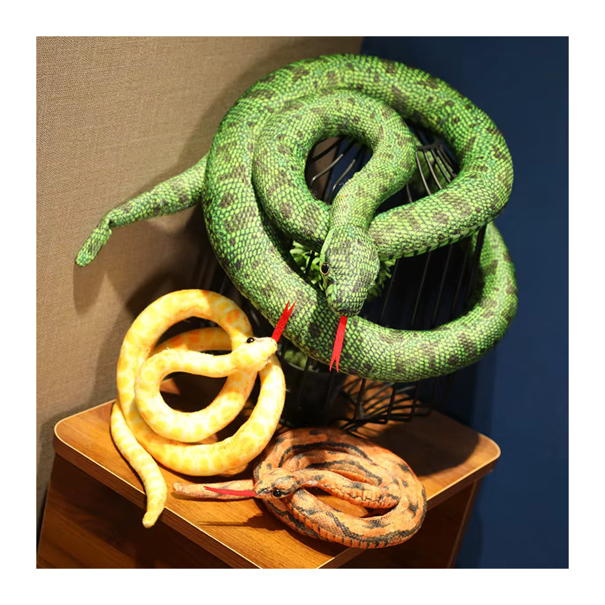 GDzaccly Künstliches Python-Plüschtier in Gelb, Orange und Grün aus Textil - Bild 3