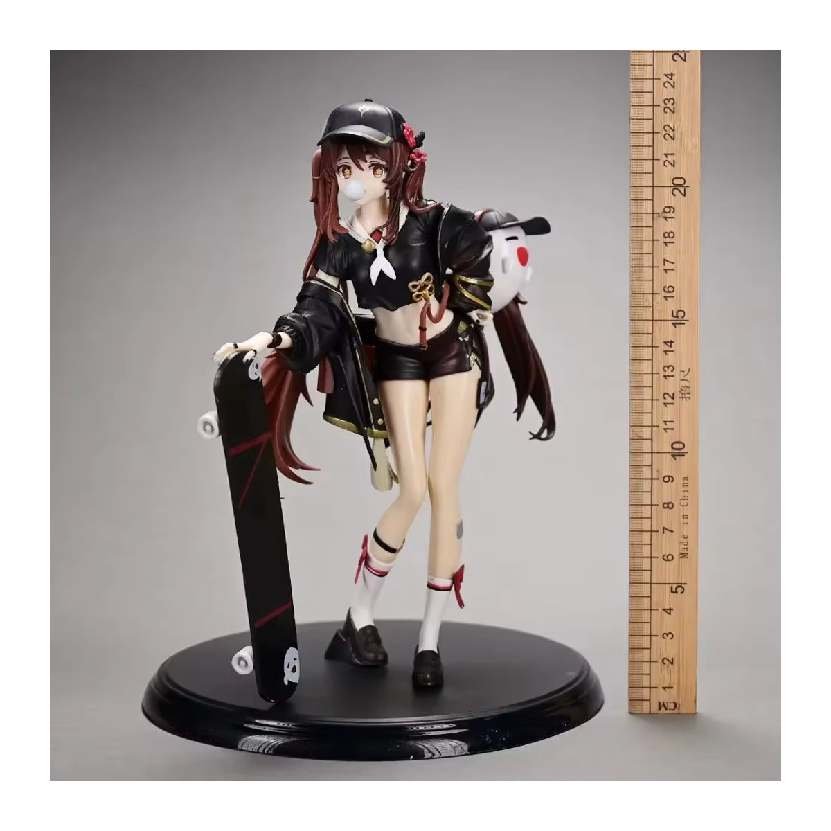 Genshin Impact Hu Tao Actionfigur in Skateboarding-Kleidung aus PVC, mehrfarbig - Bild 2