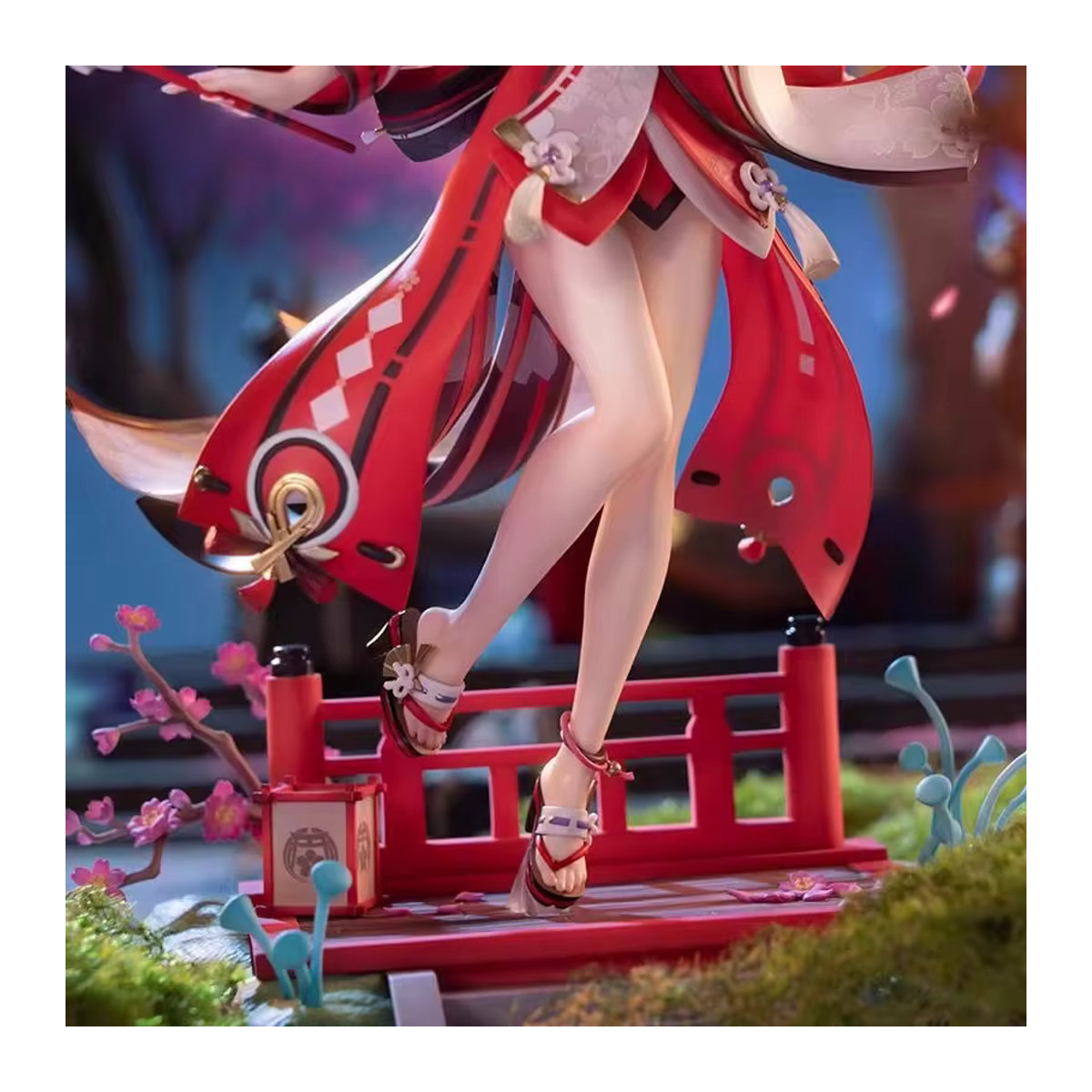 Genshin Impact Yae Miko Spielfigur aus Kunstharz in Rot - Bild 2