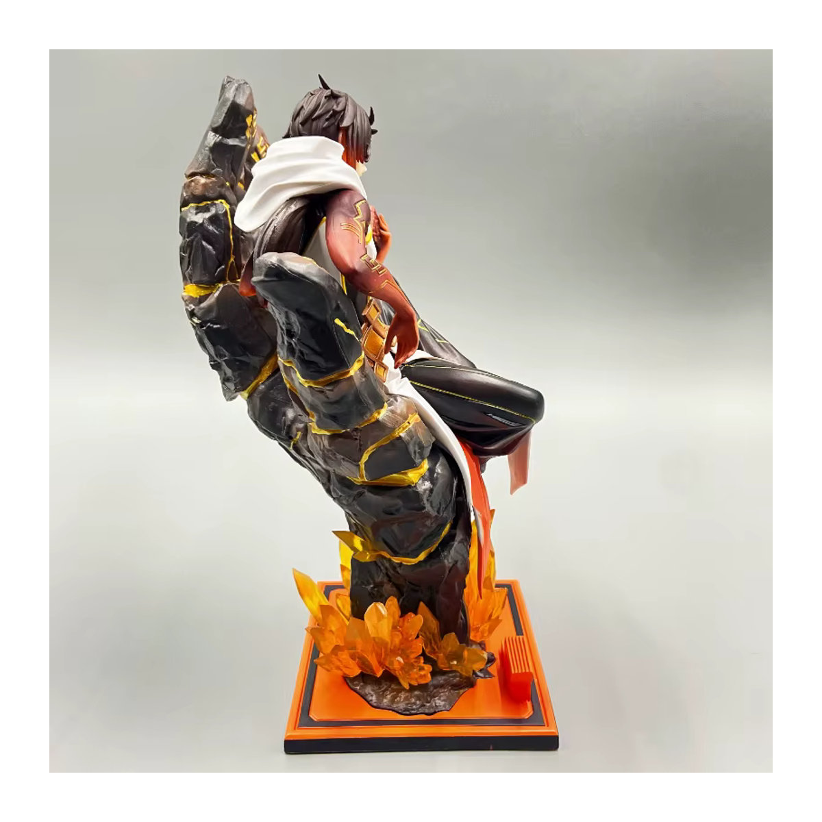 Genshin Impact Zhongli Actionfigur von Bandai in Schwarz, Höhe: 26 cm - Bild 3