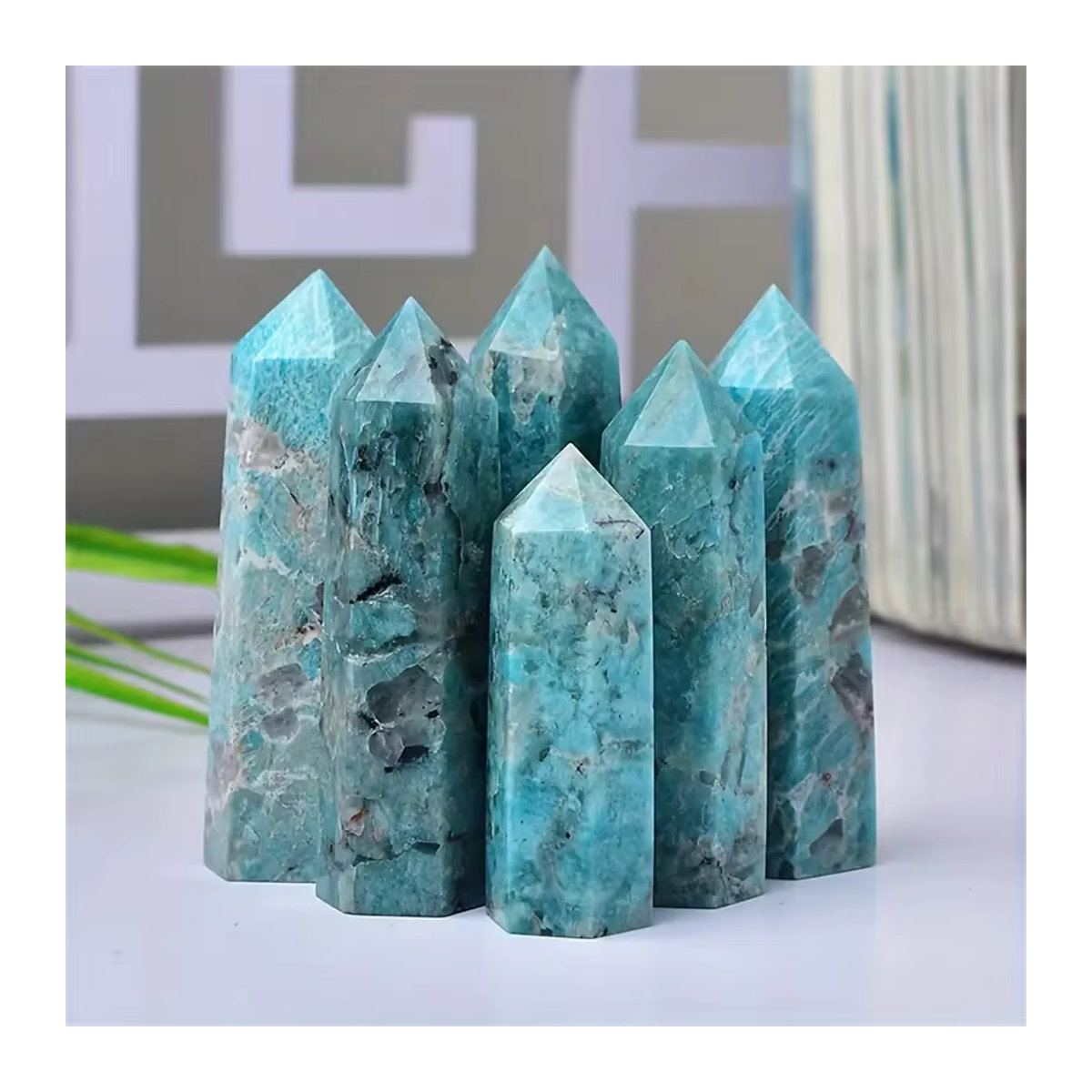 Geometrischer Amazonit-Kristallturm von sisterstone in Blau mit sechseckigem Quarzpunkt als Mineralprobe zur Dekoration - Bild 2