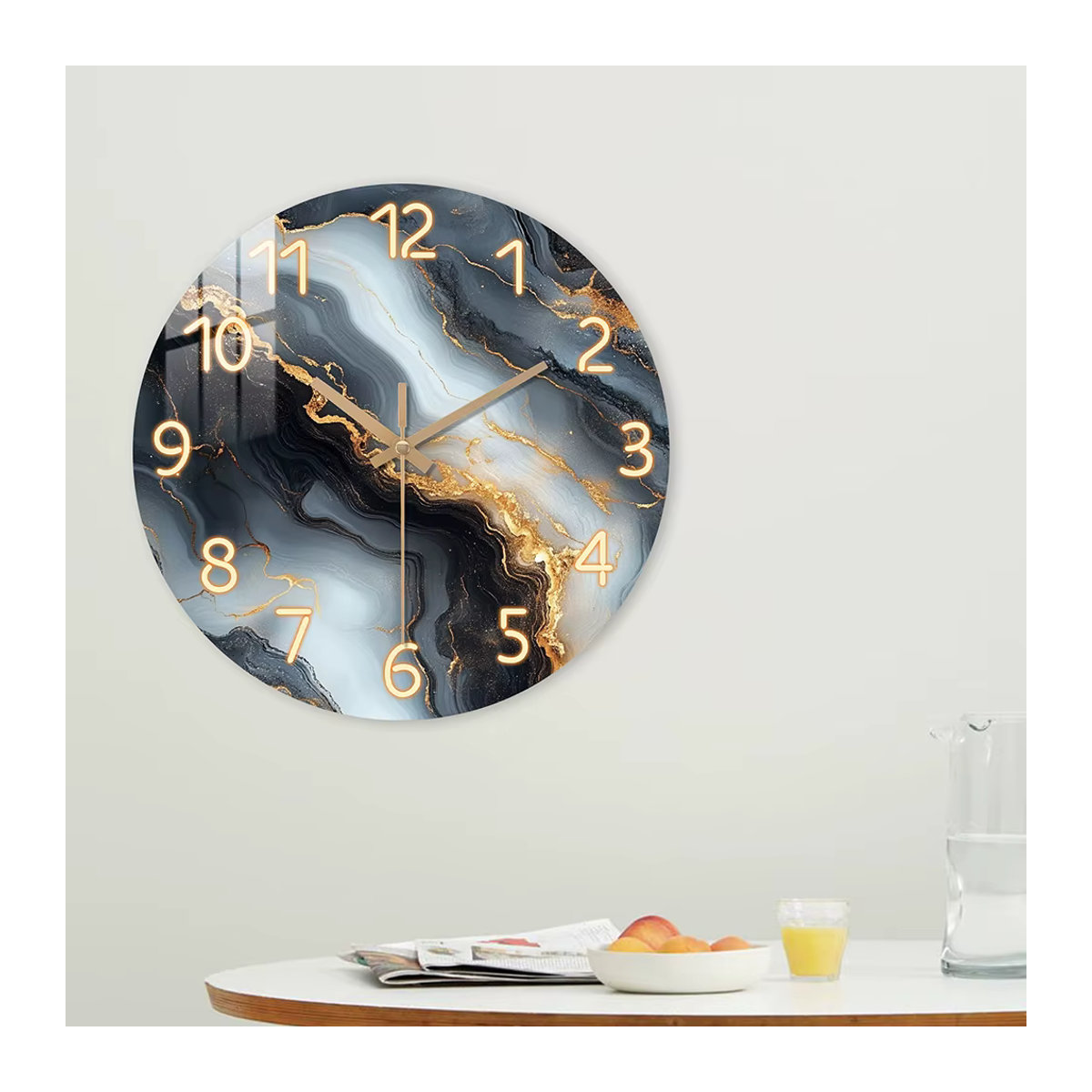 Geräuschlose runde Wanduhr aus Holz mit blau-goldem Marmor-Design in abstrakter Fantasy-Optik - Bild 5