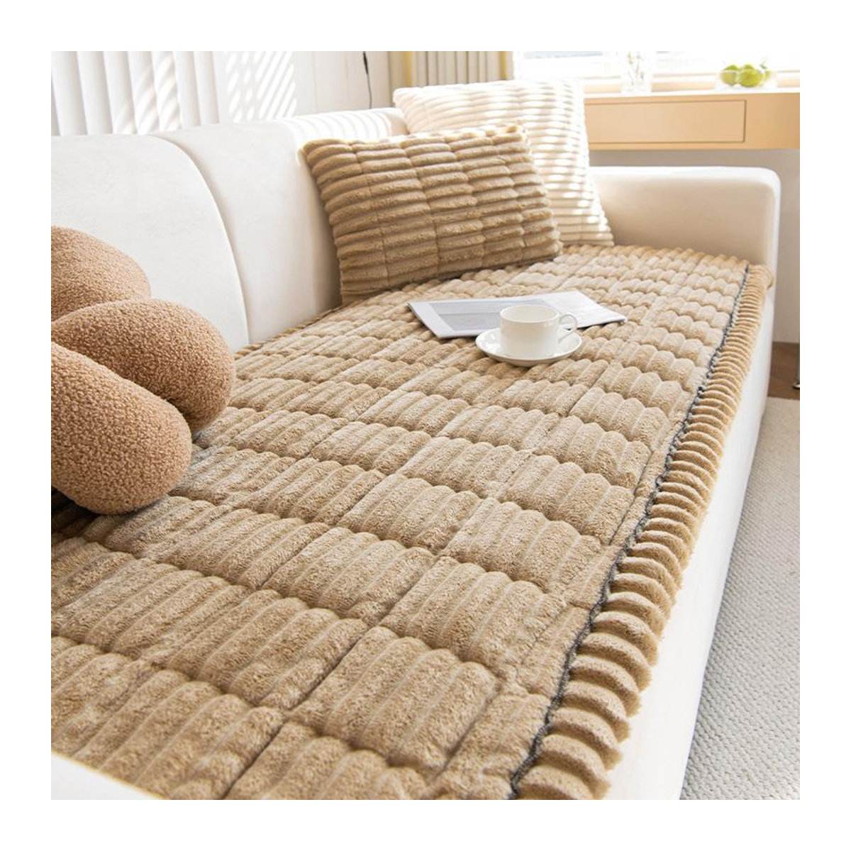 Gestepptes Sofatuch aus Cord in Weiß von Your Warm Home, rutschfester Couchbezug in L-Form mit verdicktem Plüsch, B/T: 160 x 90 cm - Bild 3