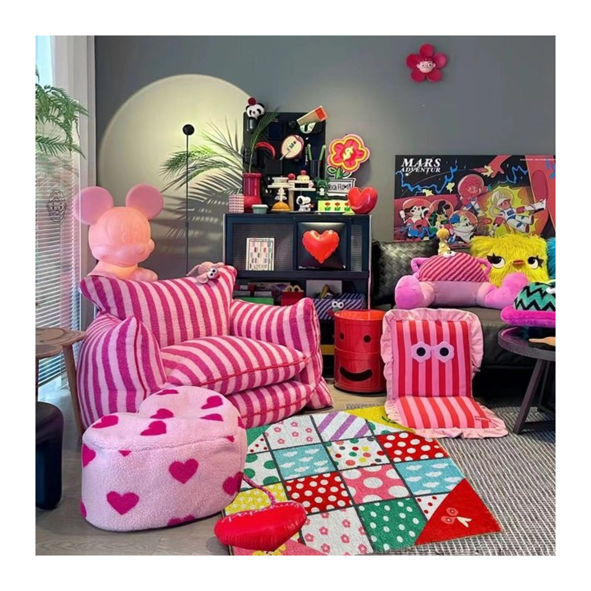 Gestreiftes Schlafsofa mit Fleece-Bezug als Einzelsofa für Wohnzimmer und Schlafzimmer in Rot oder Rosa - Bild 1