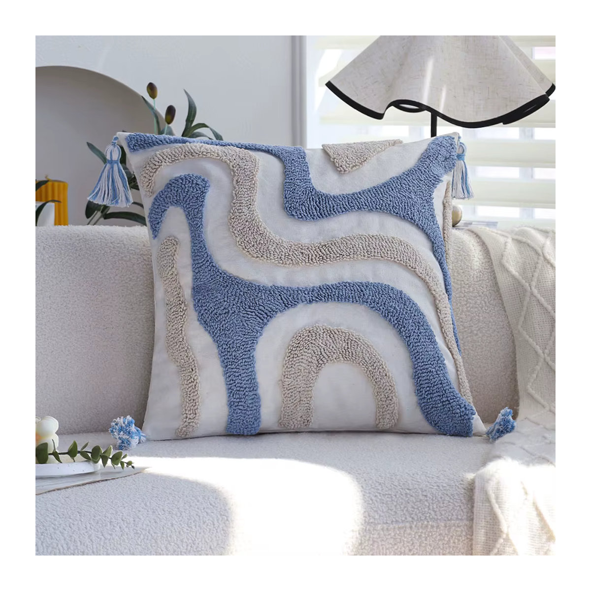 Getufteter Kissenbezug mit Quasten von CANIRICA in Blau und Mehrfarbig, Boho-Stil für dein Sofa oder Wohnzimmer - Bild 3