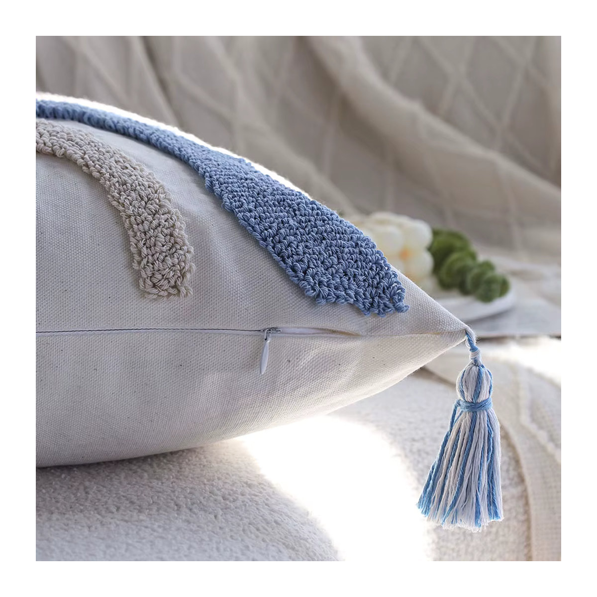 Getufteter Kissenbezug mit Quasten von CANIRICA in Blau und Mehrfarbig, Boho-Stil für dein Sofa oder Wohnzimmer - Bild 5