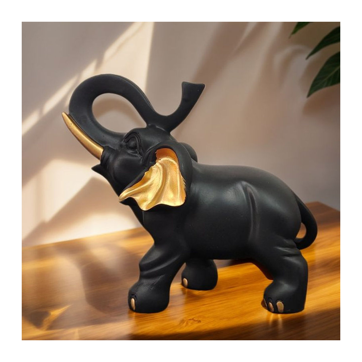 Glückselefant-Statuenornament aus Kunstharz in Schwarz-Gold für deine Wohnzimmer-Dekoration - Bild 1