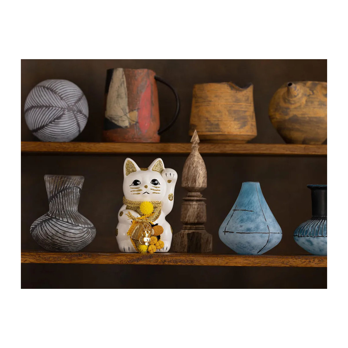 Glückskatze Maneki Neko Keramik Opfergabe Schale Weiß mit erhobener linker Pfote von Iami Danjuro - Bild 3