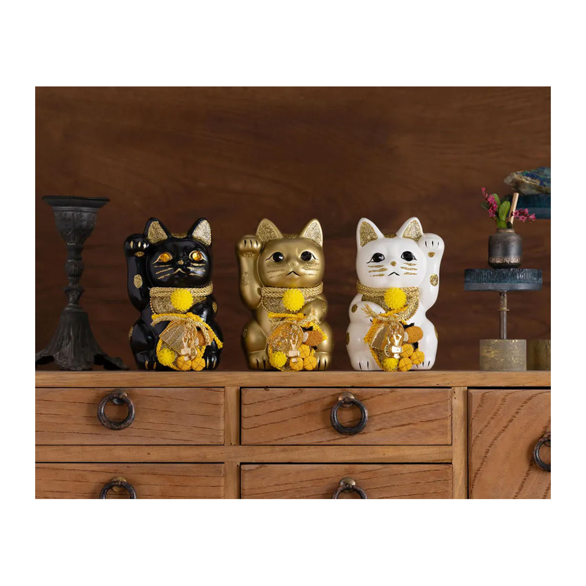 Glückskatze Maneki Neko Keramik Opfergabe Schale Weiß mit erhobener linker Pfote von Iami Danjuro - Bild 5