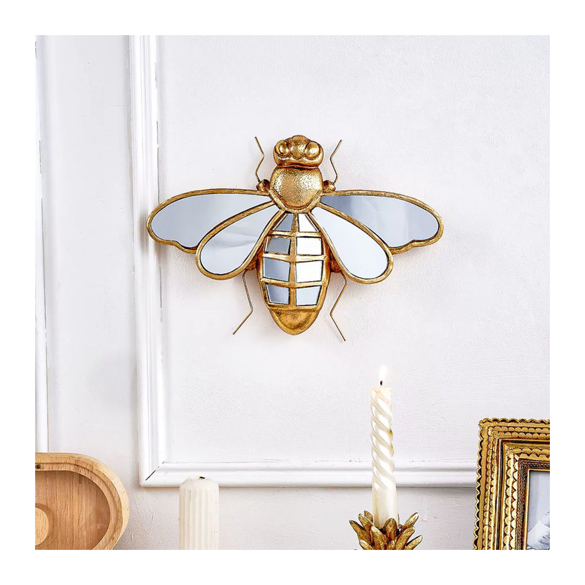 Goldene Bienen Wanddekoration aus Kunstharz und Glas als hängender Wandbehang für dein Zuhause - Bild 2