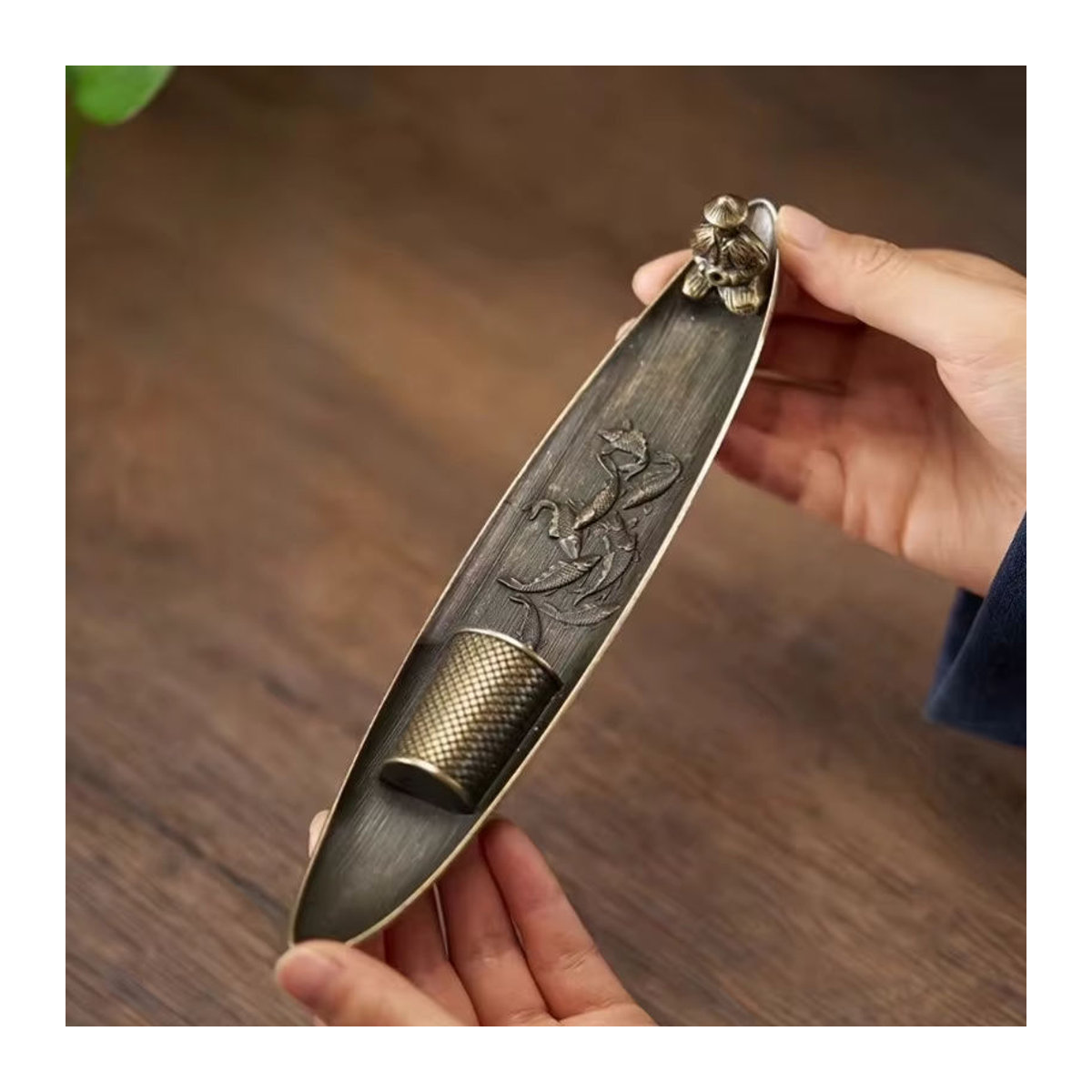 Goldenes Räuchergefäß in Bootform aus Metall für deine festliche Dekoration - Bild 5