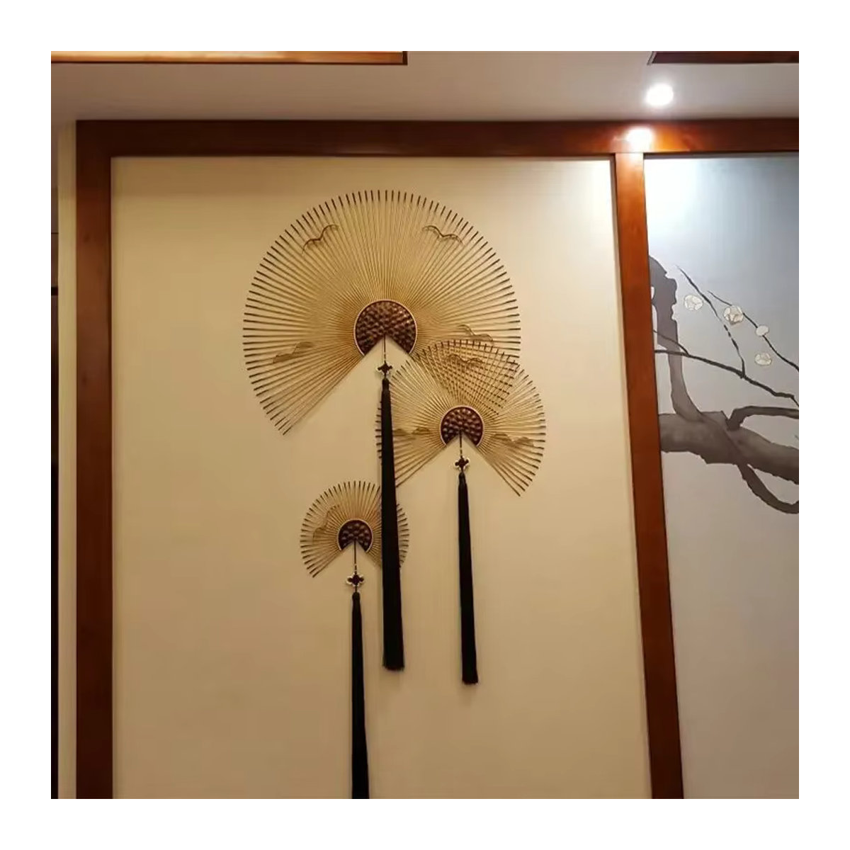Goldenes Wandbild aus Schmiedeeisen im chinesischen Stil als fächerförmiges Wandornament für dein Wohnzimmer oder Hotel - Bild 3