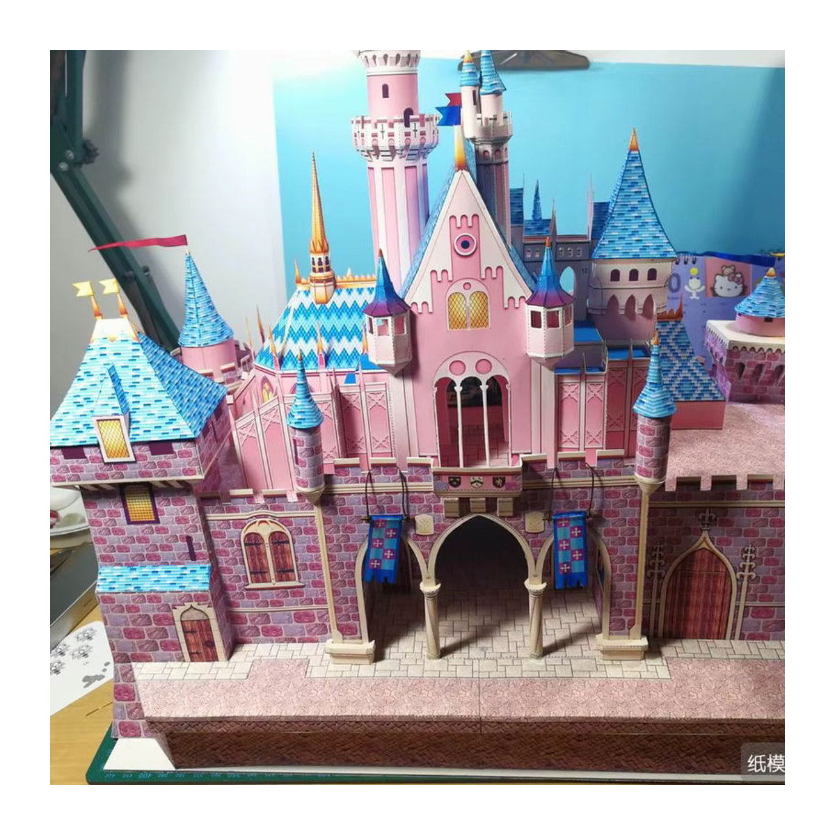 GRAPMAN 3D Papiermodell Dornröschen Schloss Architektur DIY Bastelset in Rosa, Höhe: 57 cm - Bild 4