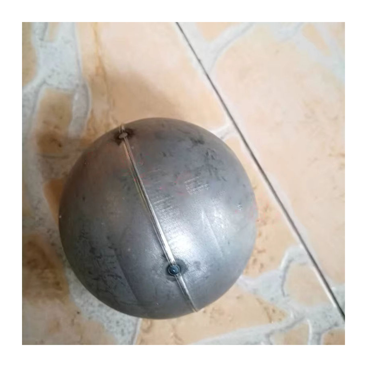 Graue hohle Eisenkugeln als Gitterdekoration im Industrial Design für Terrasse und Architektur, Durchmesser: 30 bis 250 mm - Bild 4
