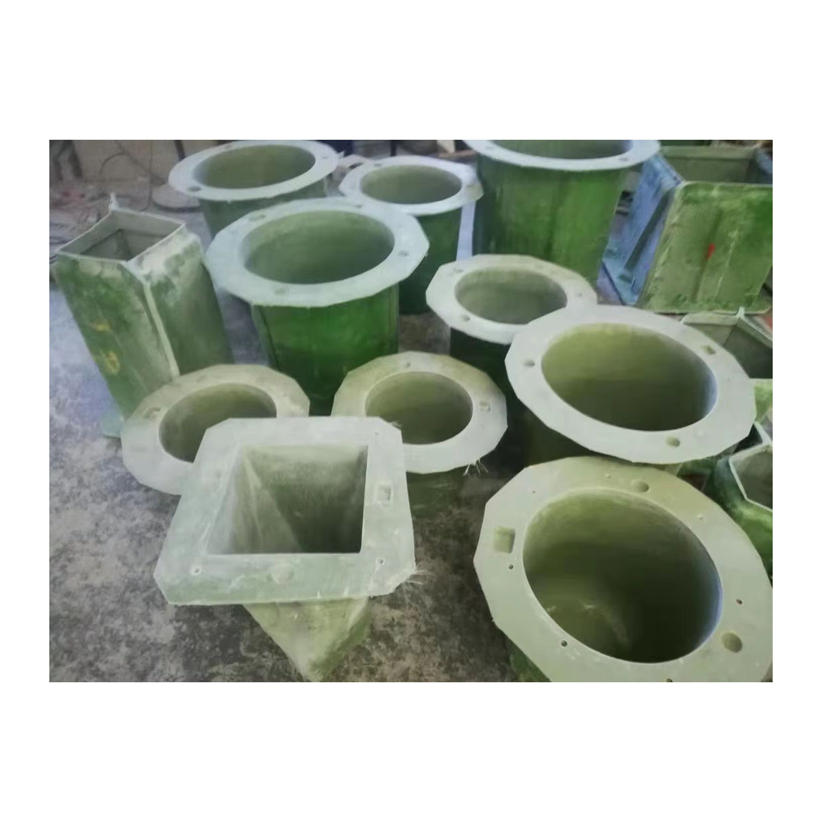 Großer Blumentopf aus Beton und Fiberglas in Grün für Garten und Außenbereich - Bild 3