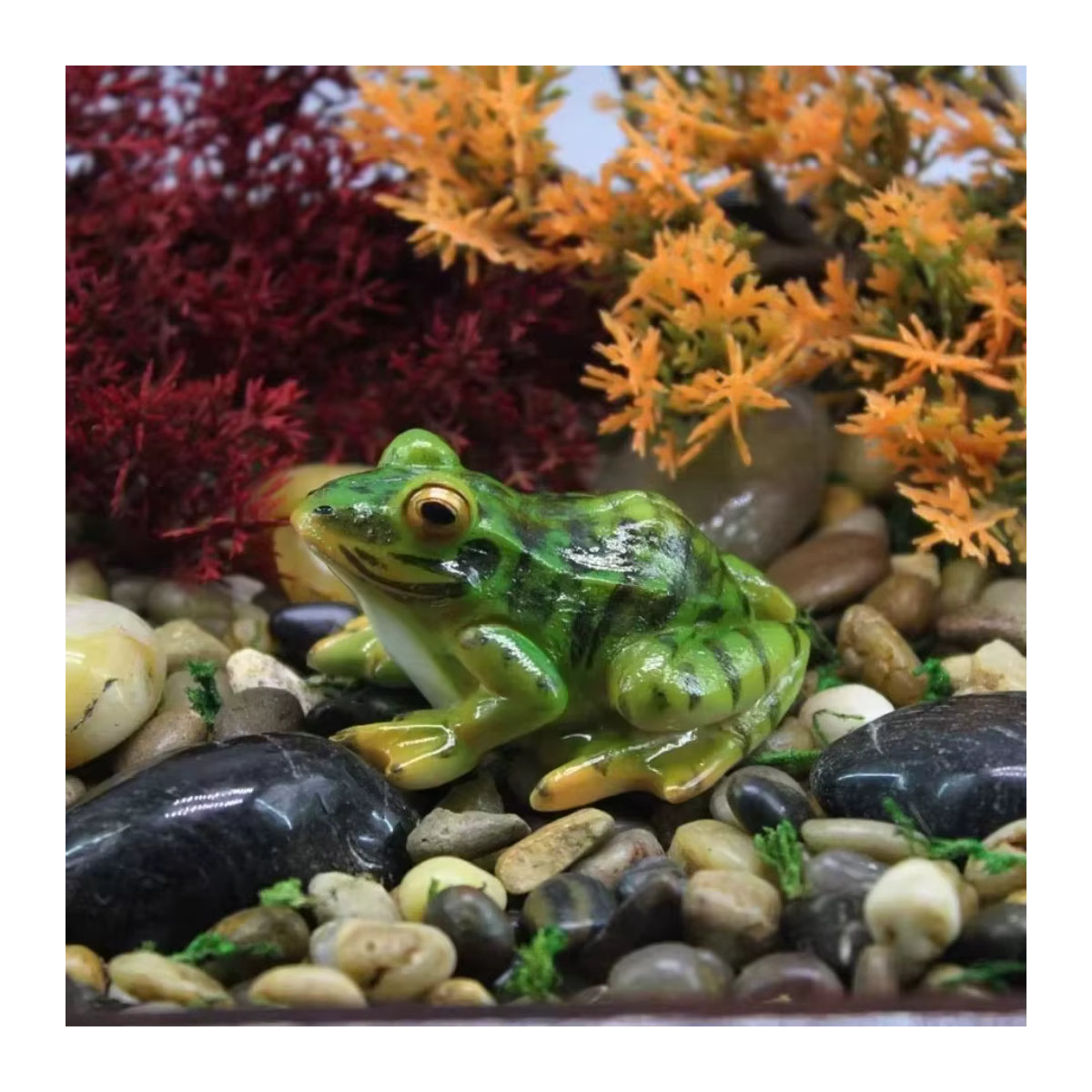 Grüne Miniatur-Froschfigur aus Kunstharz als Dekoration für Aquarium, Feengarten oder Innen- und Außenbereich - Bild 4