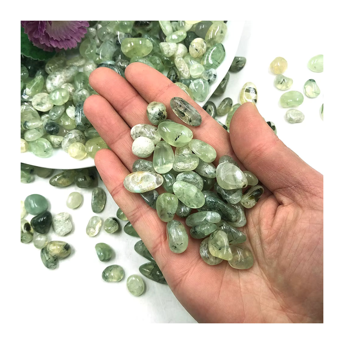 Grüner Prehnit Chip Kies aus Naturstein für Reiki und Chakra-Energie, 100 g - Bild 3