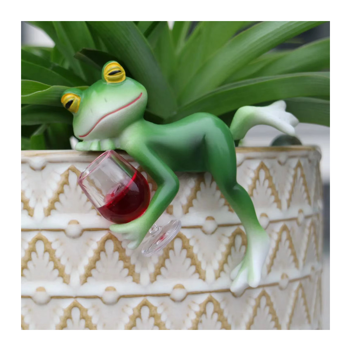 Grünes Frosch-Hängeornament aus Glas und Kunstharz als Dekofigur für Garten, Aquarium und Blumentöpfe - Bild 2
