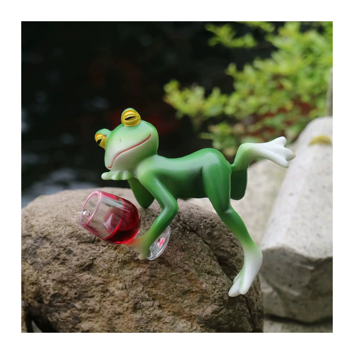 Grünes Frosch-Hängeornament aus Glas und Kunstharz als Dekofigur für Garten, Aquarium und Blumentöpfe - Bild 6