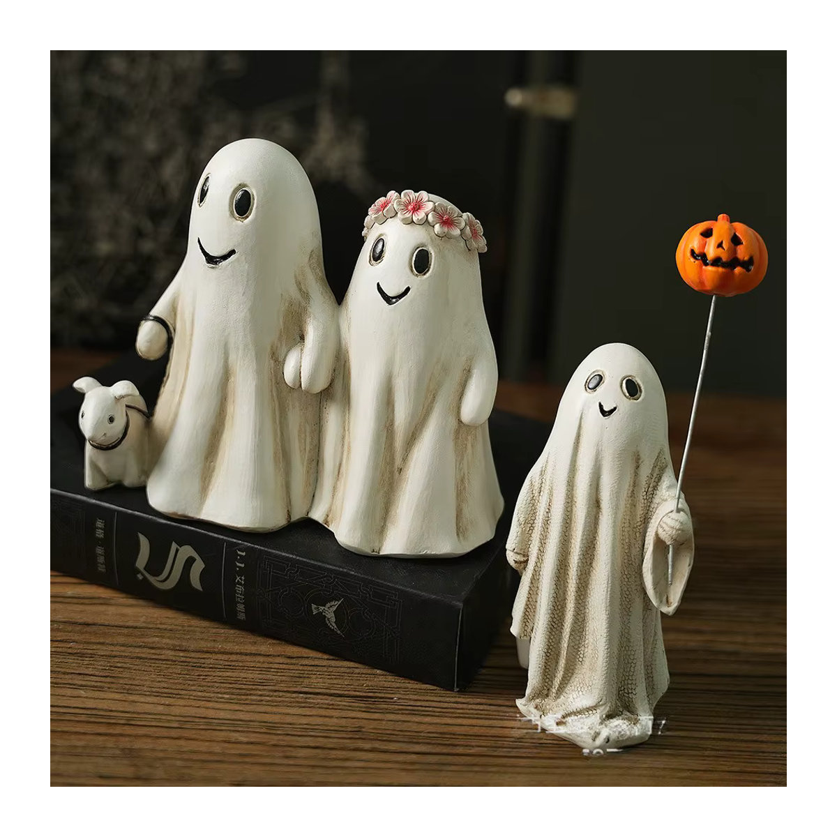 Gruselige Halloween Geist Figur aus Kunstharz in Weiß als Deko-Statue für dein Zuhause und das Bücherregal - Bild 2
