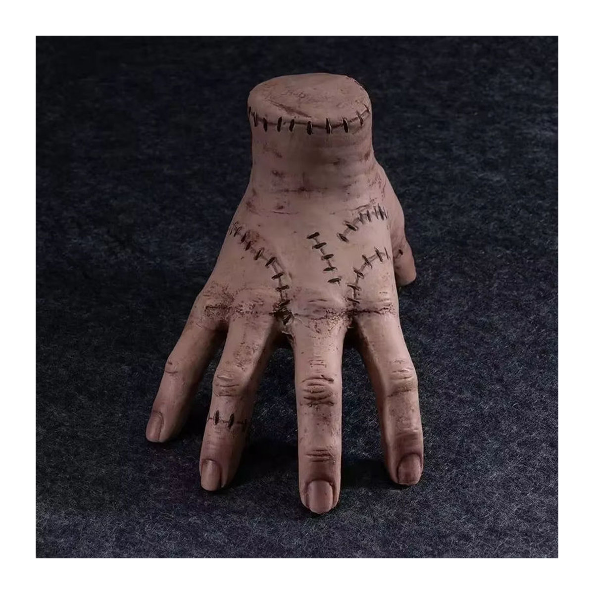 Gruselige Horror-Hand Skulptur aus Kunstharz in Braun für Halloween und Gothic Dekoration - Bild 3