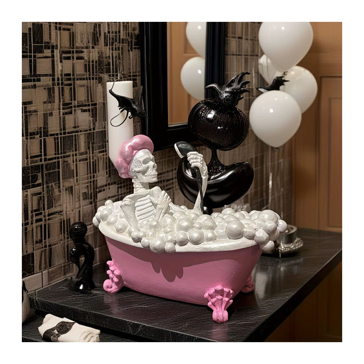 Gruseliges Skelett in rosa und weißer Badewanne als Halloween Dekoration aus Kunstharz - Bild 4