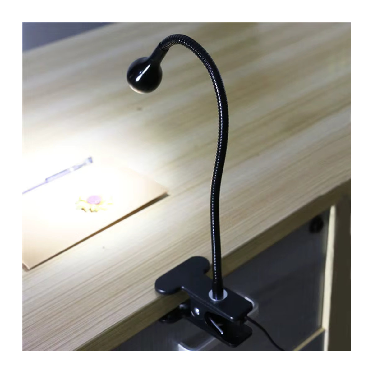 Guillermo LED-Schreibtischlampe zum Anklipsen in Schwarz mit flexiblem Schwanenhals und augenschonender USB-Klemme - Bild 3