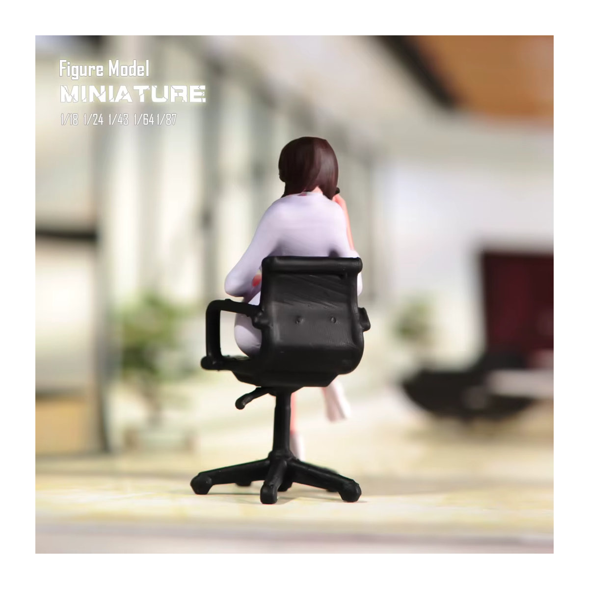 Handbemalte Miniaturfigur MAK Weibliche Romanerin auf Computerstuhl, mehrfarbig, aus Kunststoff - Bild 6
