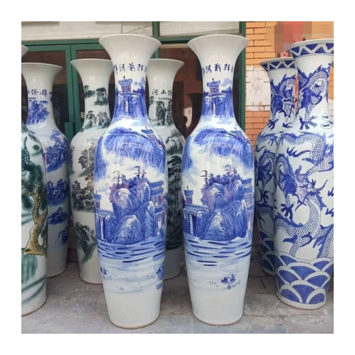 Handbemalte Porzellan-Bodenvase in Weiß mit abstraktem Vintage-Design und bauchiger Form - Bild 1