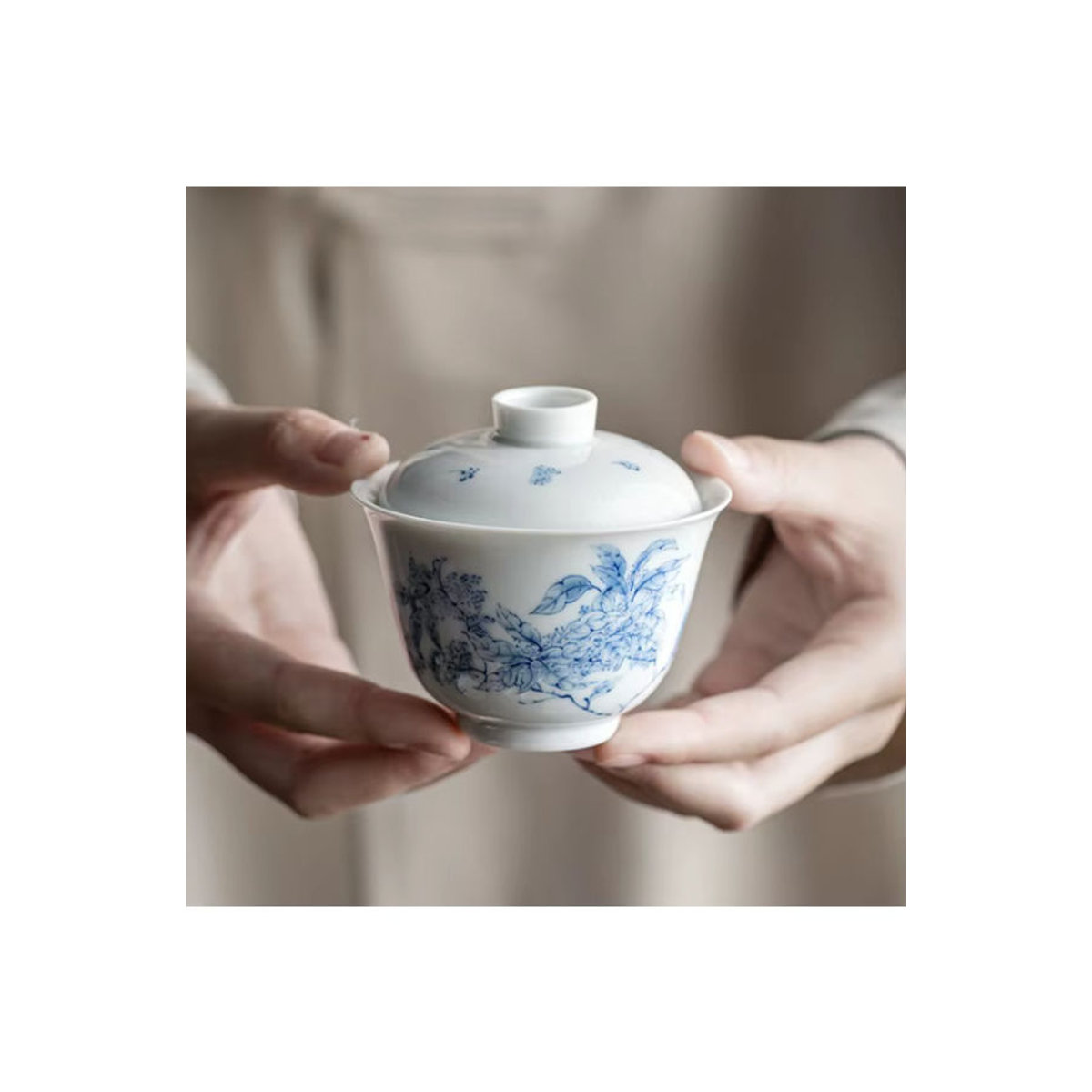 Handbemalte Porzellan Gaiwan mit Jasminblüten-Design in Blau und Weiß, runde Keramik-Teeschale für Gongfu-Tee mit Deckel - Bild 7