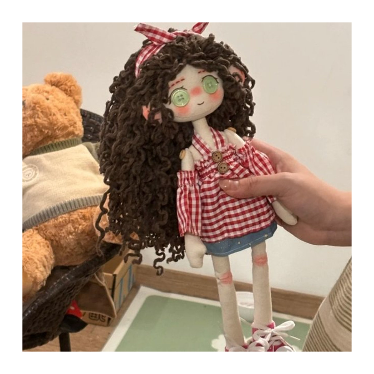 Handgefertigte Coraline Knopfpuppe aus Textil, mehrfarbig, Höhe: 30 cm - Bild 1