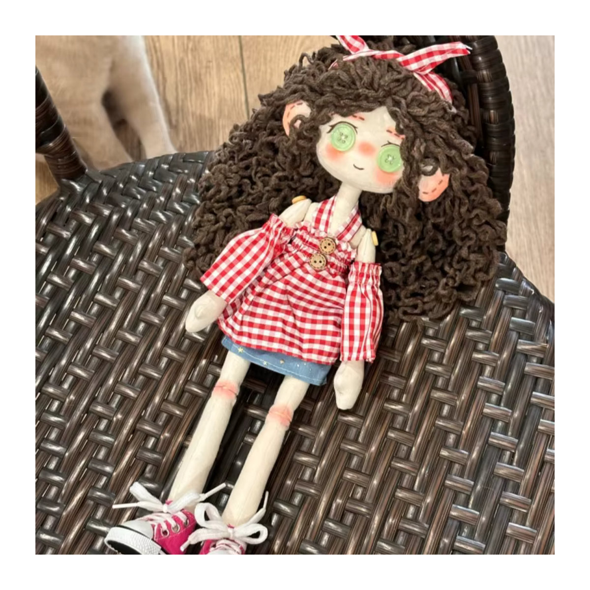 Handgefertigte Coraline Knopfpuppe aus Textil, mehrfarbig, Höhe: 30 cm - Bild 4