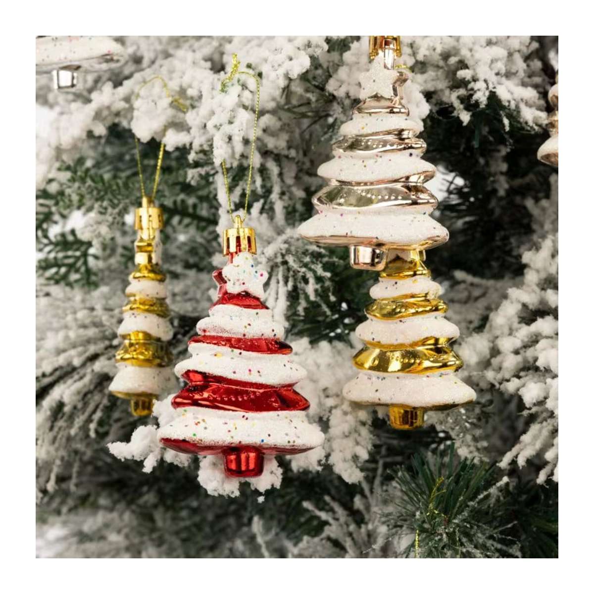 Handgefertigte Weihnachtskugel aus Glas in Form eines Kuchenbaums, mehrfarbig und rot gestreift, als Hängeornament für deine Weihnachtsdekoration - Bild 1