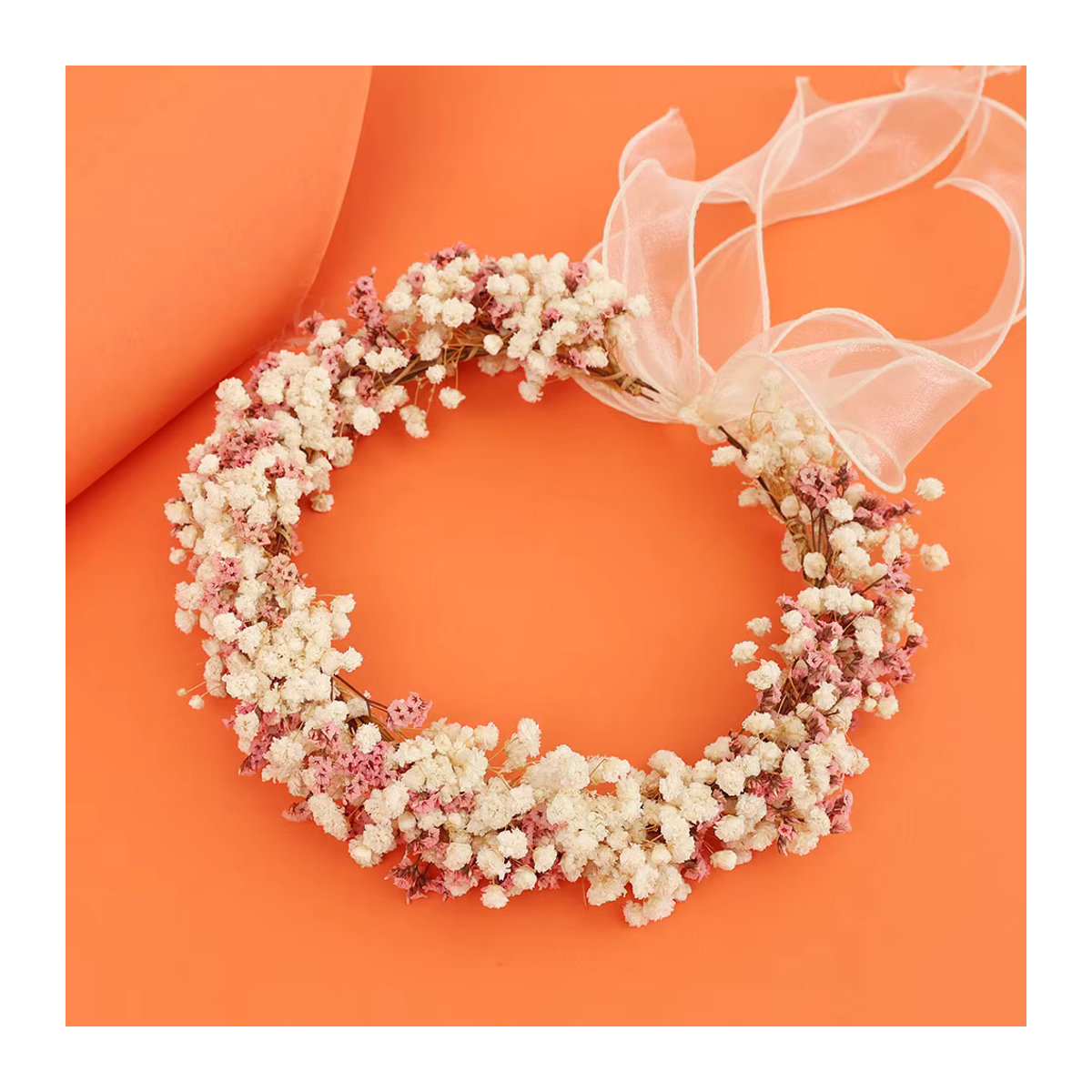 Handgefertigter Blumenkranz aus getrockneter Gypsophila und Kristallgras in Beige und Rosa für Hochzeit und Dekoration - Bild 3