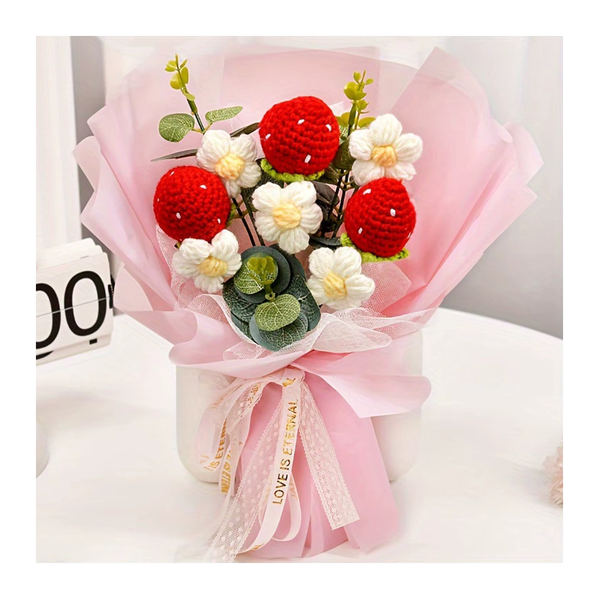 Handgefertigter Häkelblumenstrauß aus Textil in Mehrfarbig und Rosa als künstlicher Blumenstrauß zur Dekoration - Bild 3